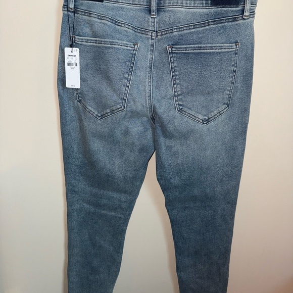 NWT Express Women’s Mid Rise Blue Jeans with metal buckles size 12 - Picture 5 of 6